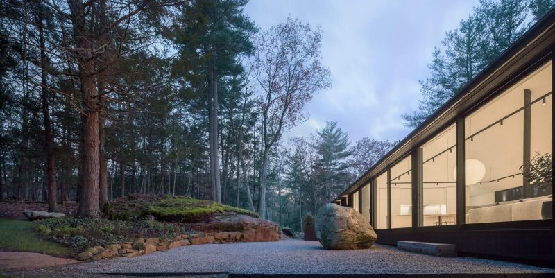 modern-house-rock-garden-010326-650-04-800x401.jpg